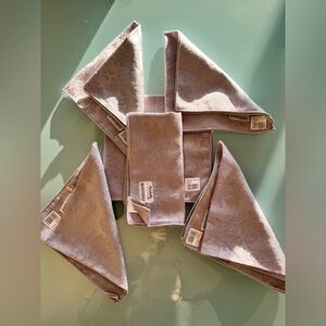 NWT Royal Sterling Damask Set of 4 Napkins 16" Square Cotton Blend Silver Gray